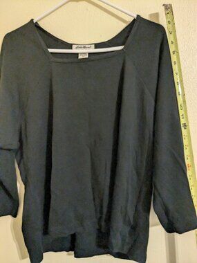 Square neck tshirt.